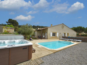 Comfy Villa in Montbrun des Corbieres with Garden